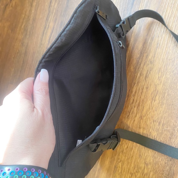 ♥️💖 Samsonite Safety Travel Belt Bag Fanny Pack Bum Bag Slim Design Black - Picture 4 of 7